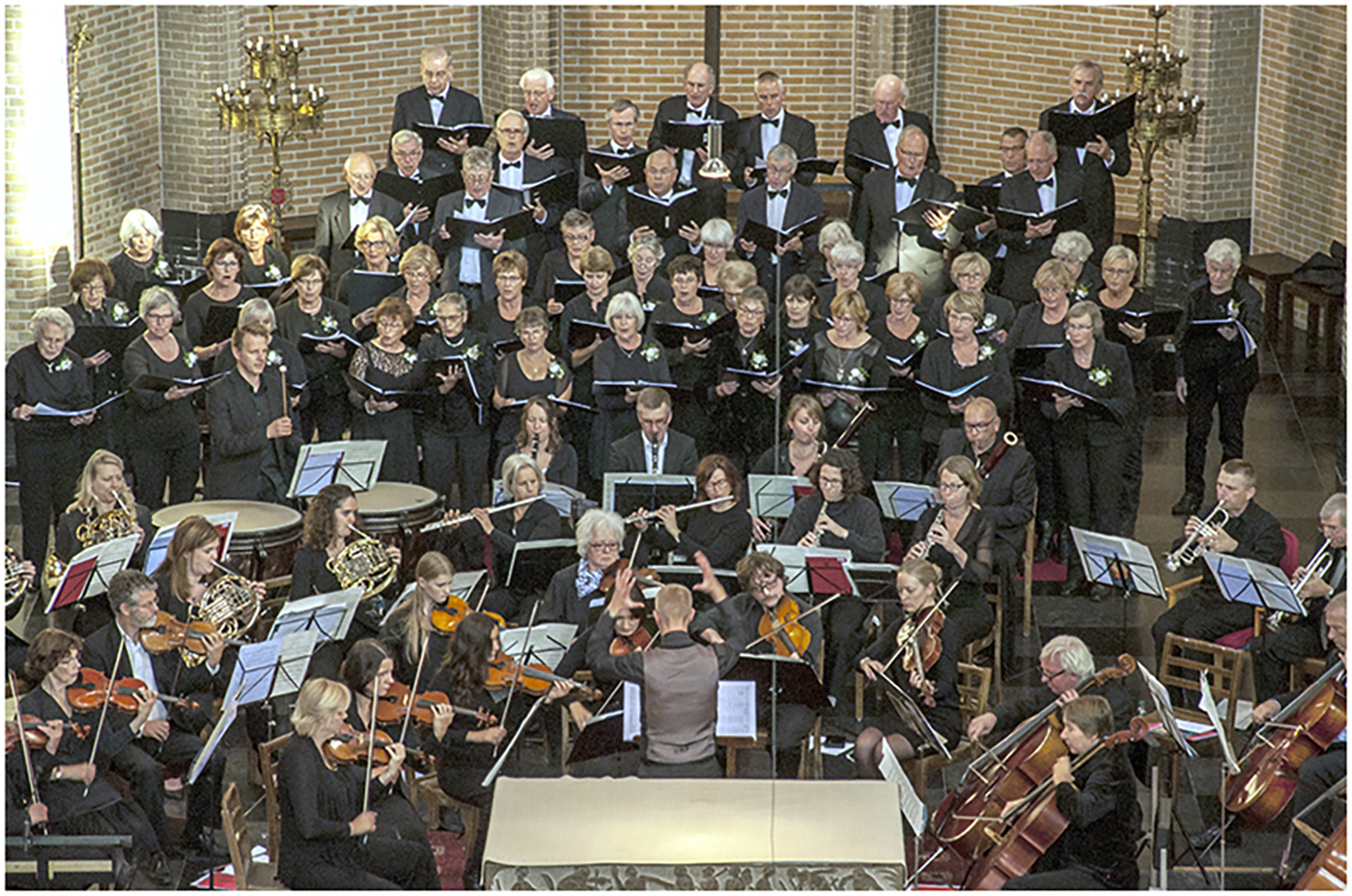 Concert AmbiCiuS 2015 Kerk Bavel Met Symphonisch Ensemble Breda, Dirigent Niels Loose Handel:
          Utrechter Te Deum enz. Mozart:....